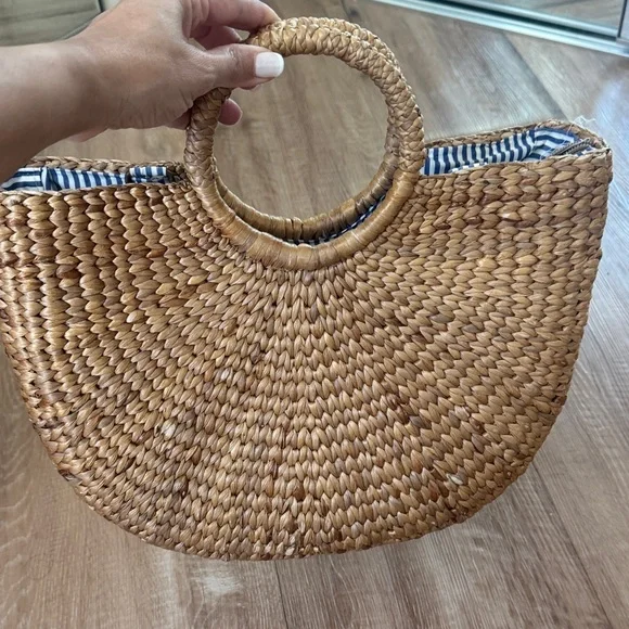 Made in Hawai’i Woven Straw Circle-Handle Tote Bag – Natural - Picture 6 of 6